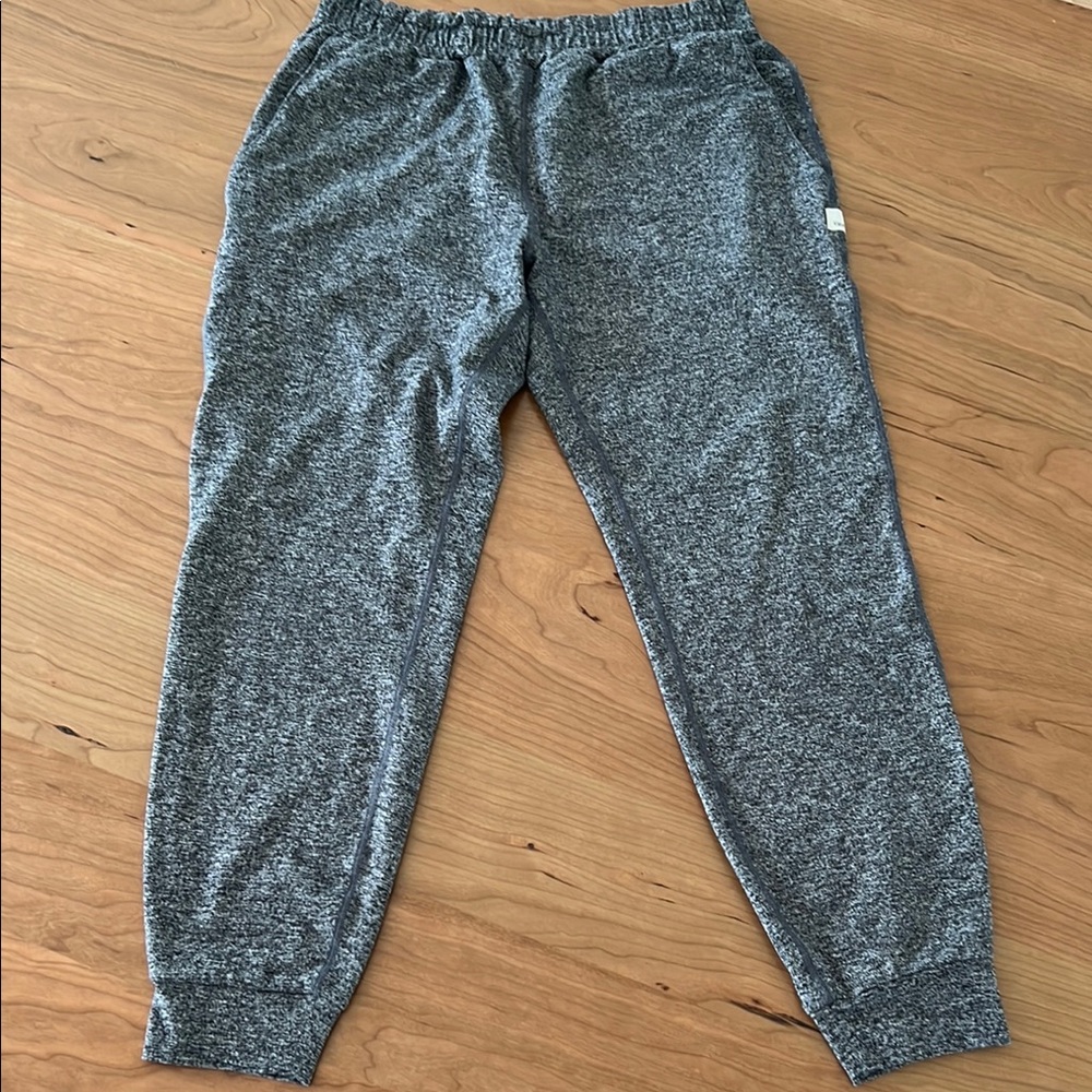Women’s Vuori Performance Joggers size extra small